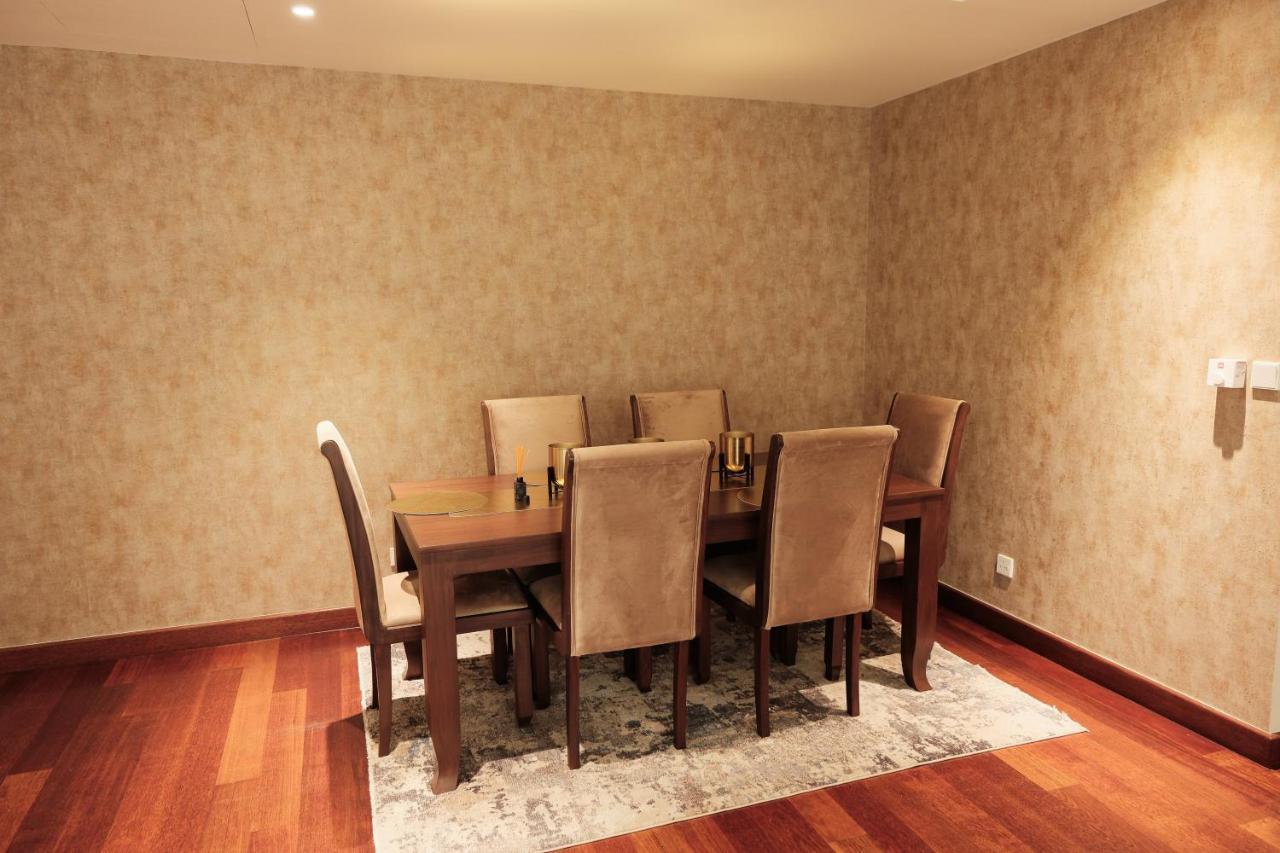 Brand New Water Front Luxury Cinnamon Suites Apartment In Heart Of Colombo City Exteriör bild