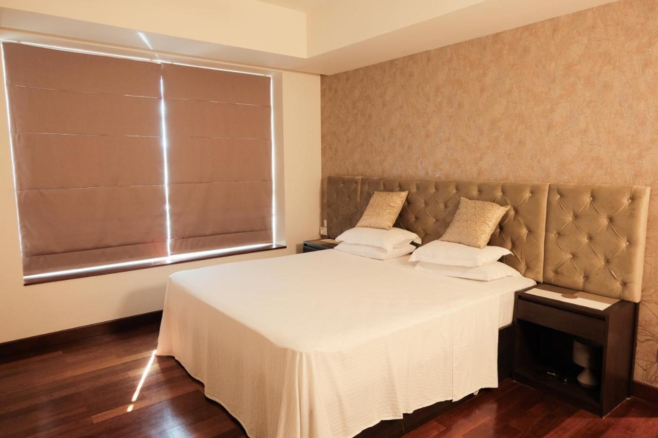 Brand New Water Front Luxury Cinnamon Suites Apartment In Heart Of Colombo City Exteriör bild