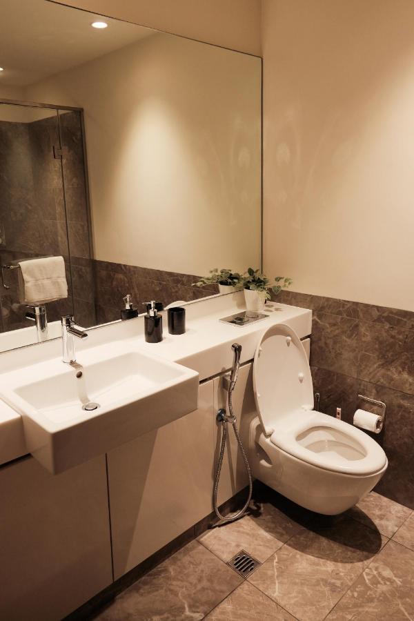 Brand New Water Front Luxury Cinnamon Suites Apartment In Heart Of Colombo City Exteriör bild