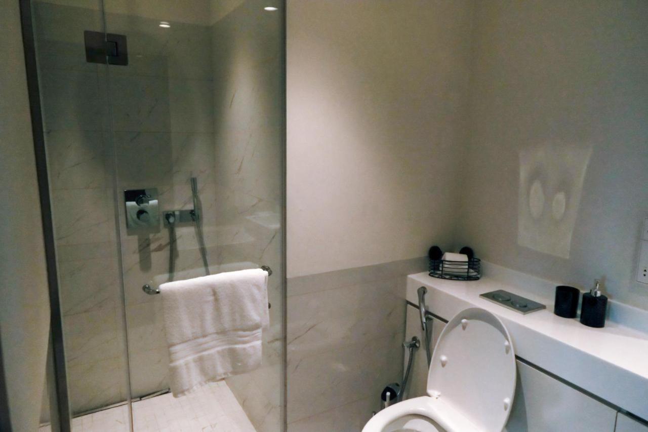 Brand New Water Front Luxury Cinnamon Suites Apartment In Heart Of Colombo City Exteriör bild