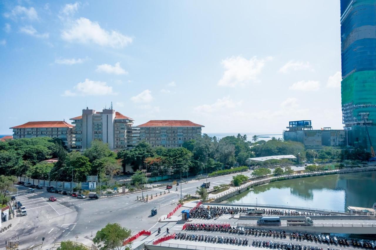 Brand New Water Front Luxury Cinnamon Suites Apartment In Heart Of Colombo City Exteriör bild