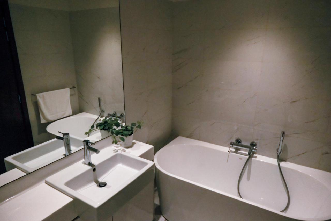 Brand New Water Front Luxury Cinnamon Suites Apartment In Heart Of Colombo City Exteriör bild