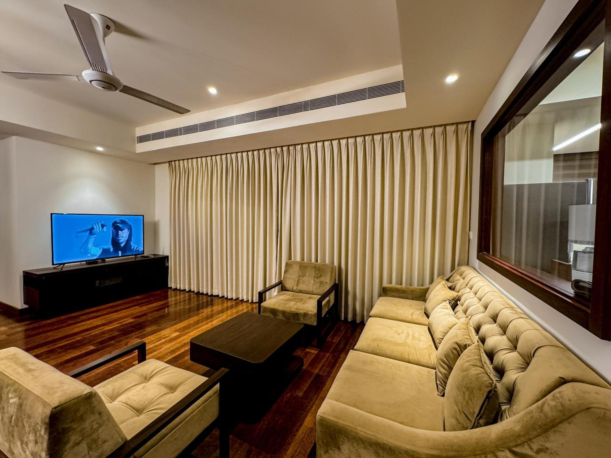 Brand New Water Front Luxury Cinnamon Suites Apartment In Heart Of Colombo City Exteriör bild