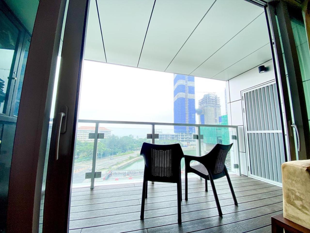 Brand New Water Front Luxury Cinnamon Suites Apartment In Heart Of Colombo City Exteriör bild